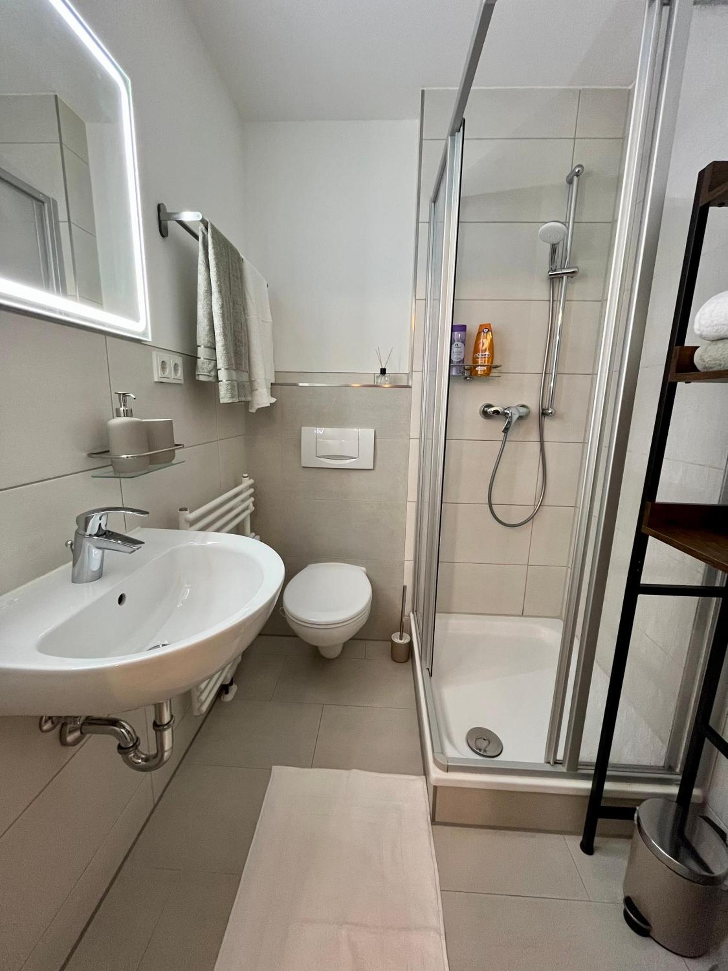 Studio An Der Elbe Mit Balkon, Kueche Und Netflix Dresda Exterior foto