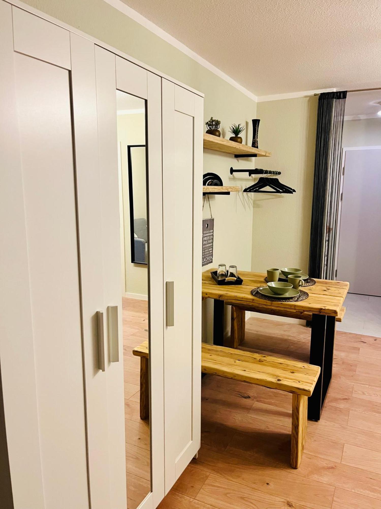 Studio An Der Elbe Mit Balkon, Kueche Und Netflix Dresda Exterior foto